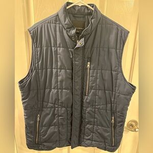 Banana Republic - Size L -Men’s Navy Puffer Vest